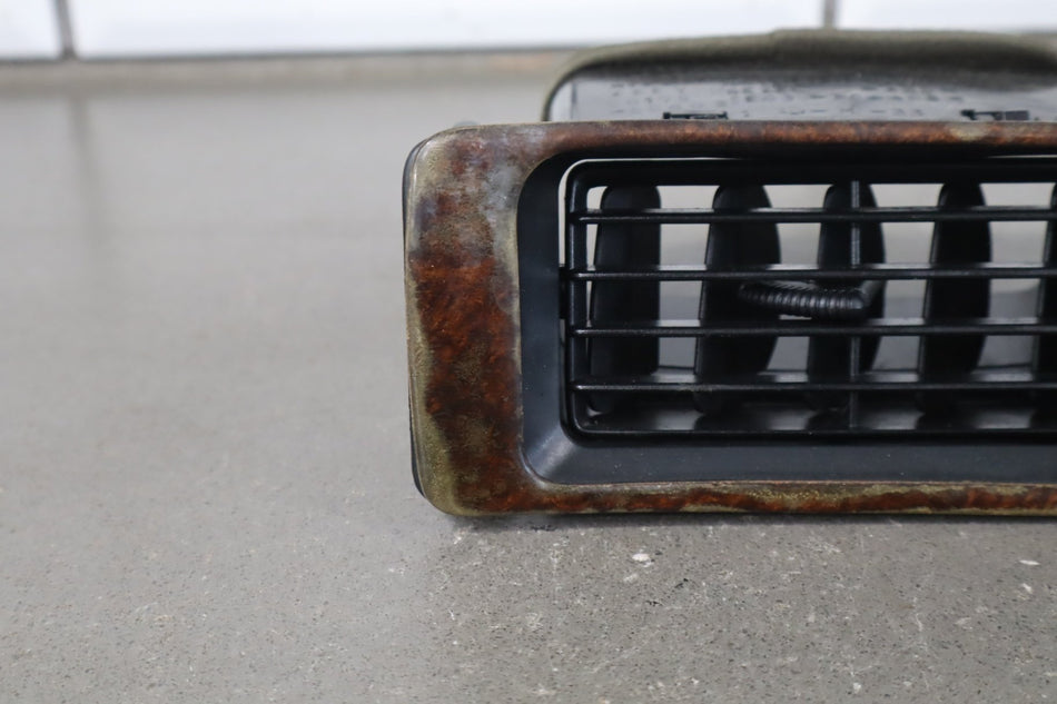 1995-1997 Toyota Land Cruiser, Lexus LX450 FZJ80- Clock &amp; Center Dash Vent