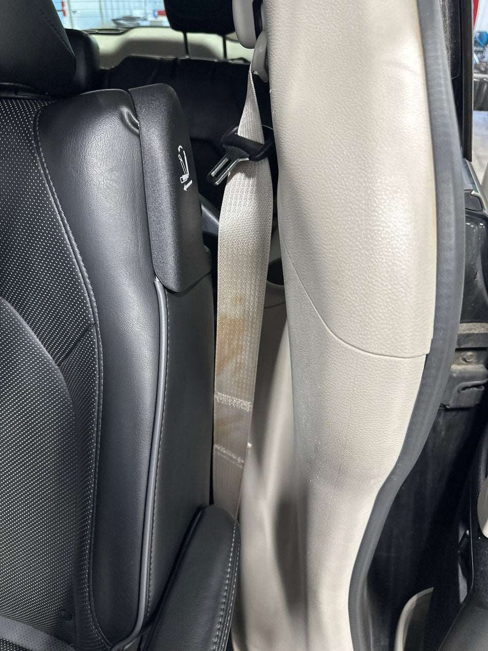 2018 Chrysler Pacifica- Rear Seat Belt