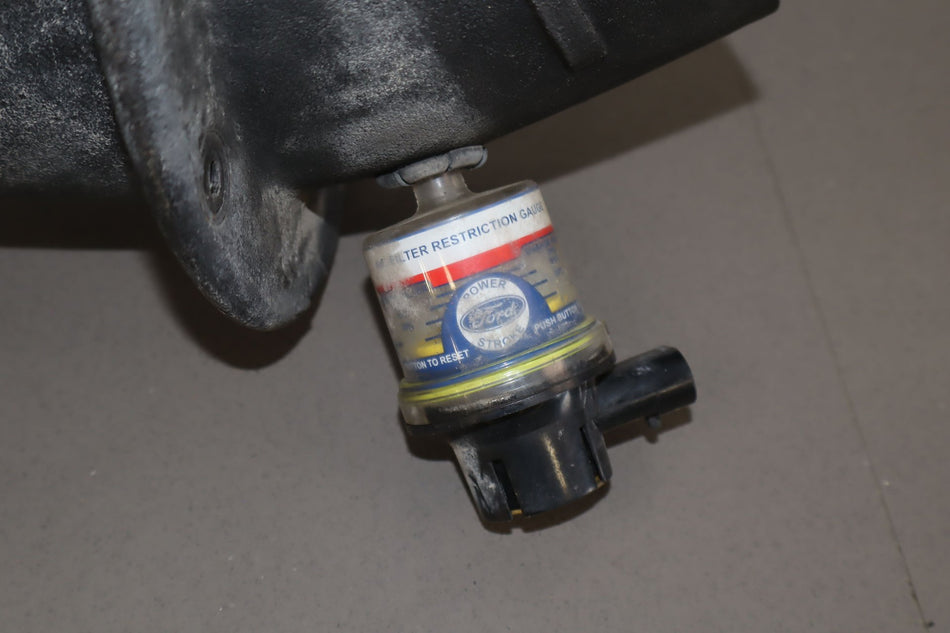 2002 Ford F-350 Super Duty- Air Cleaner/Box