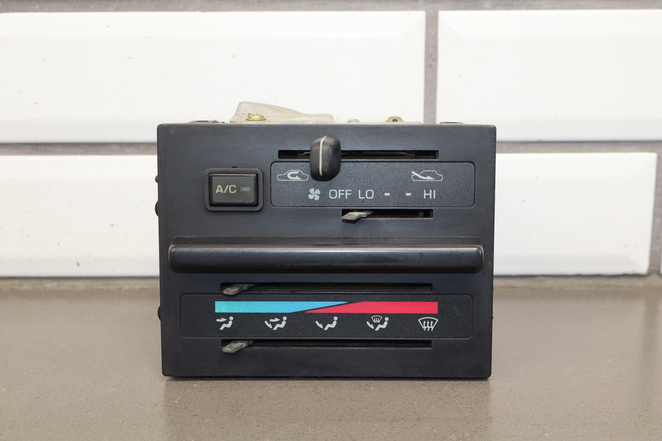 1991-1992 Toyota Land Cruiser FJ80 Climate Control Manual AC