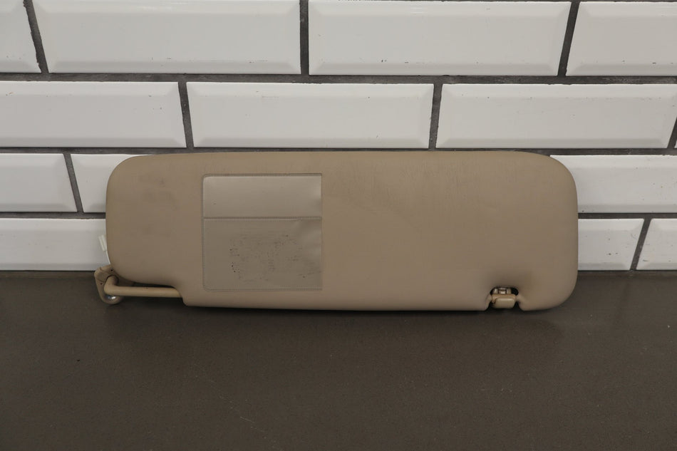 2000-2002 Toyota Land Cruiser Lexus LX470 J100 - Sun Visor Pair Ivory