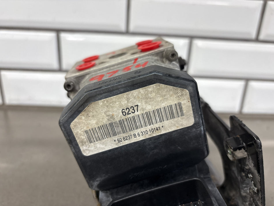 2003-2007 Hummer H2 - ABS Brake Unit 19301997