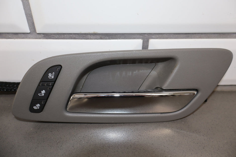 07-14 Chevy Suburban Tahoe LTZ Right Front Interior Door Handle (Titanium 836)