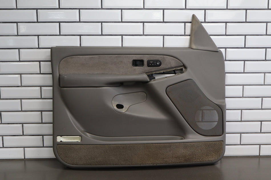 99-02 Chevy Silverado Left Front Door Panel Medium Gray 922