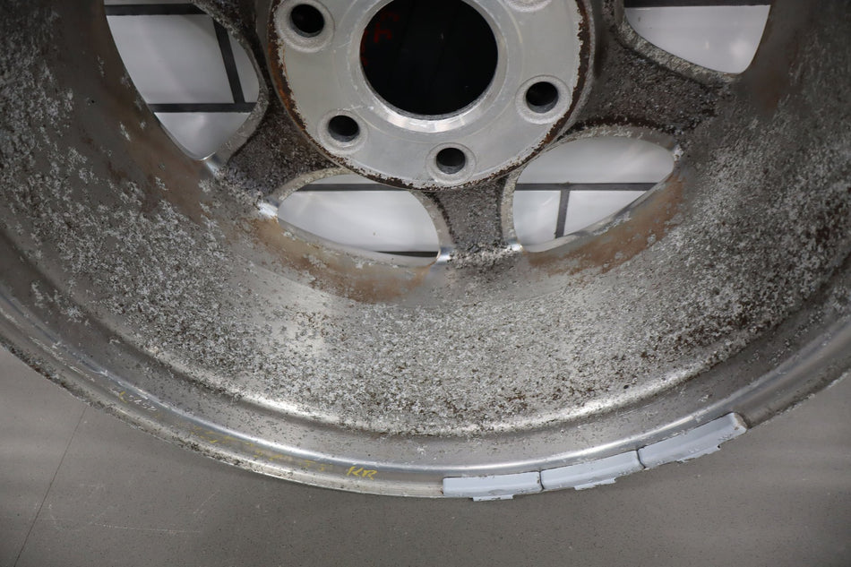 2002 GMC Yukon- Wheel