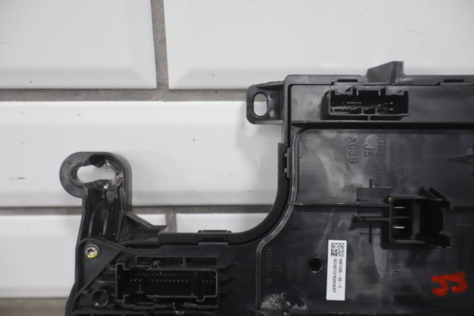 2022 Tesla Model 3 Chassis Control Module 1567455-00-c OEM