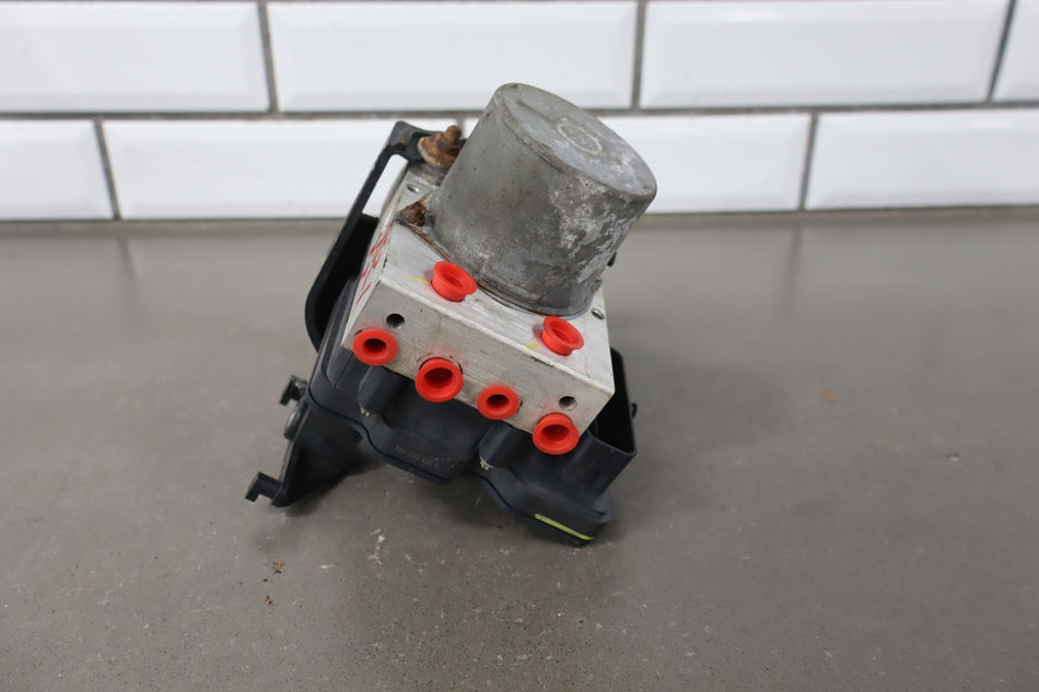 2018 Tesla Model 3 ABS Brake Unit 1103541-00-C OEM