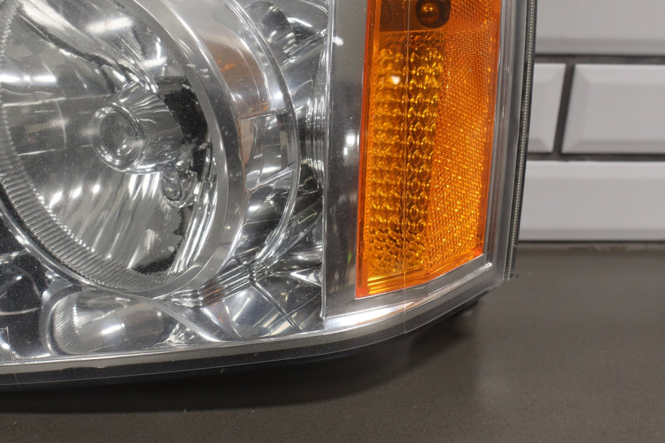 2012 GMC Yukon SLT Left Headlamp 15861025