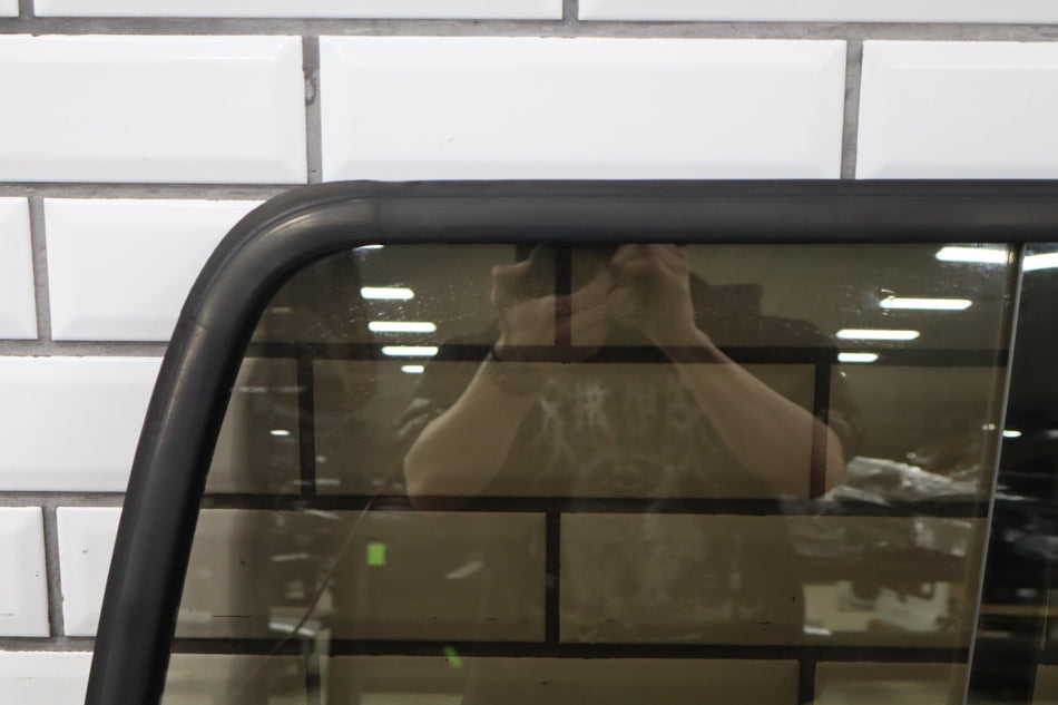 1997 Lexus LX450 J80- Right Quarter Window
