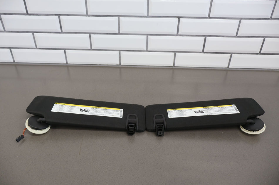 2017 Chevrolet Camaro V- Sun Visor