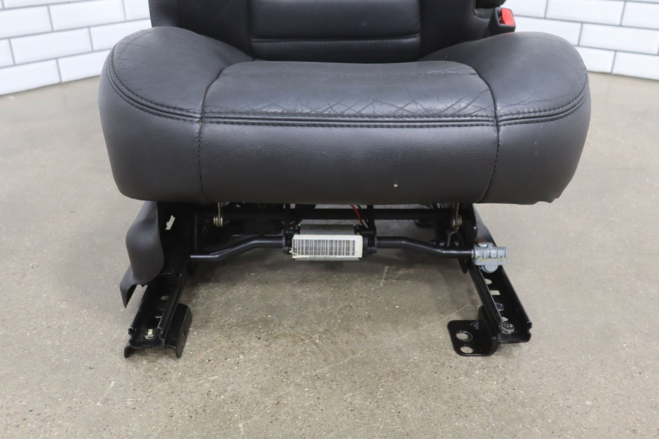 2006 Hummer H2- Front Seat