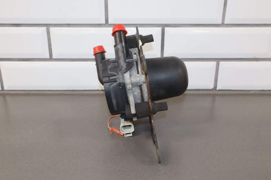 2000-2004 Chevrolet Corvette Air Pump 12568382