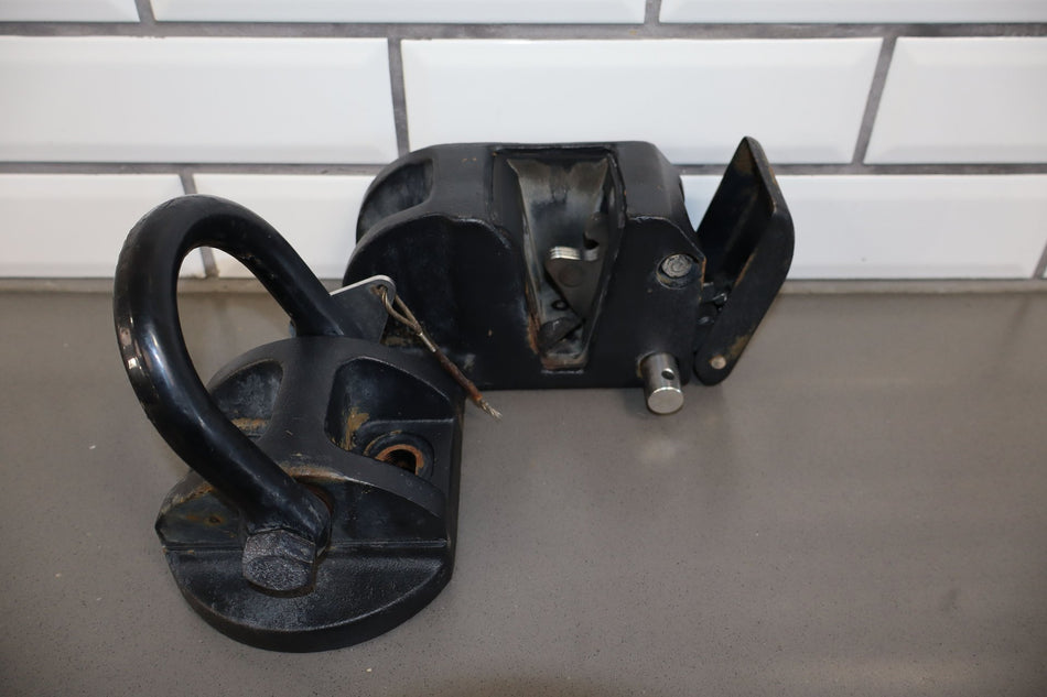 2003-2009 Hummer H2- Spare Tire Carrier Latch Hinge Set