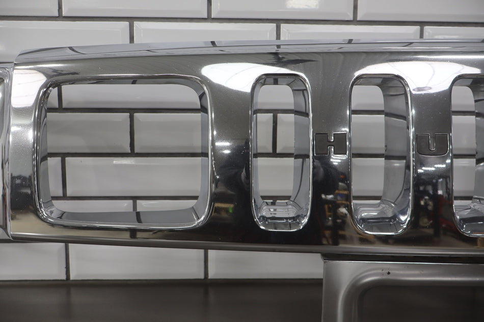 2005 Hummer H2 Main Chrome Radiator Grille 15777617