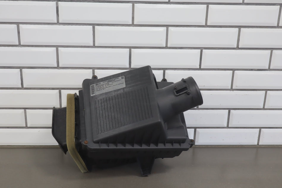 2014-2016 GMC Sierra 1500 Air Cleaner 23192713 OEM 5.3L Air Box