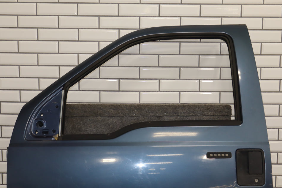 1999-2007 Ford F-250 Super Duty Crew Cab Left Front Door Wedgewood Blue Rust Free