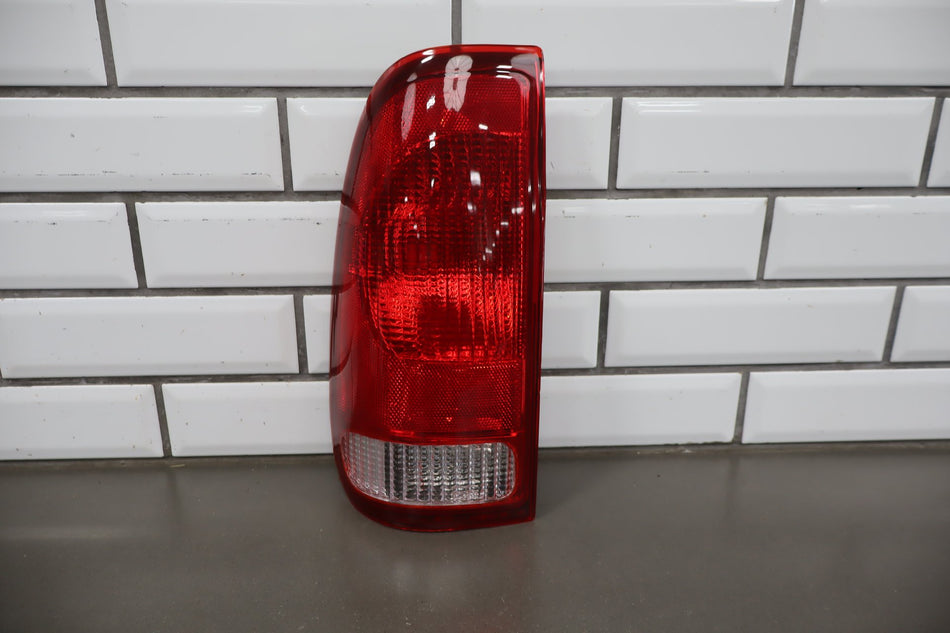 2004 Ford F-250 Super Duty- Left Tail Light