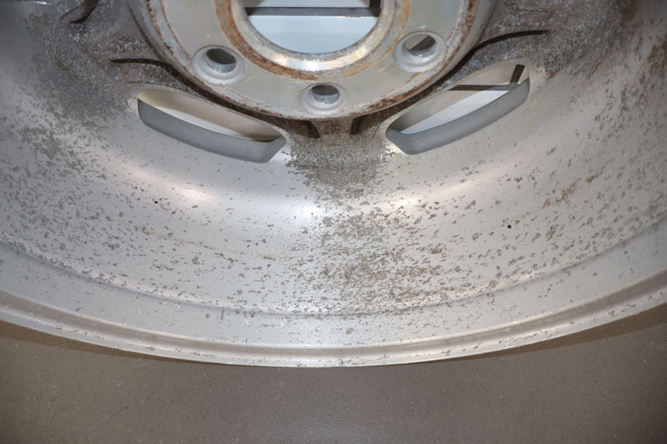 2004 Chevrolet Silverado 1500- Wheel