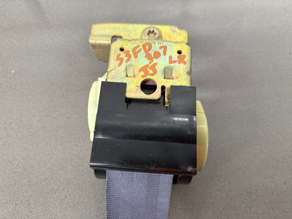 1999 Ford F-350 Super Duty- Rear Seat Belt