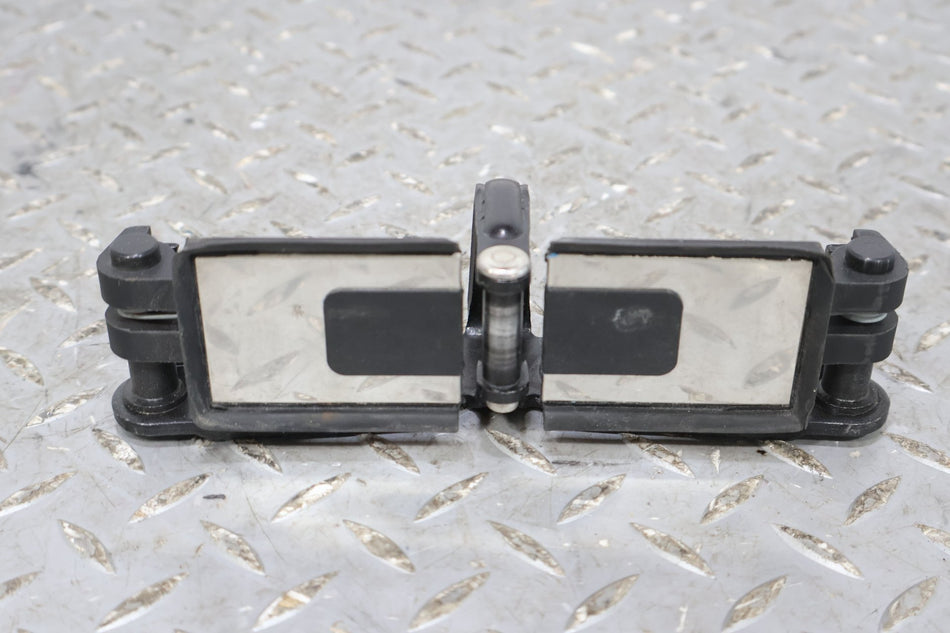 06-12 Bentley Flying Spur Trunk Lid Latch With Flap Covers