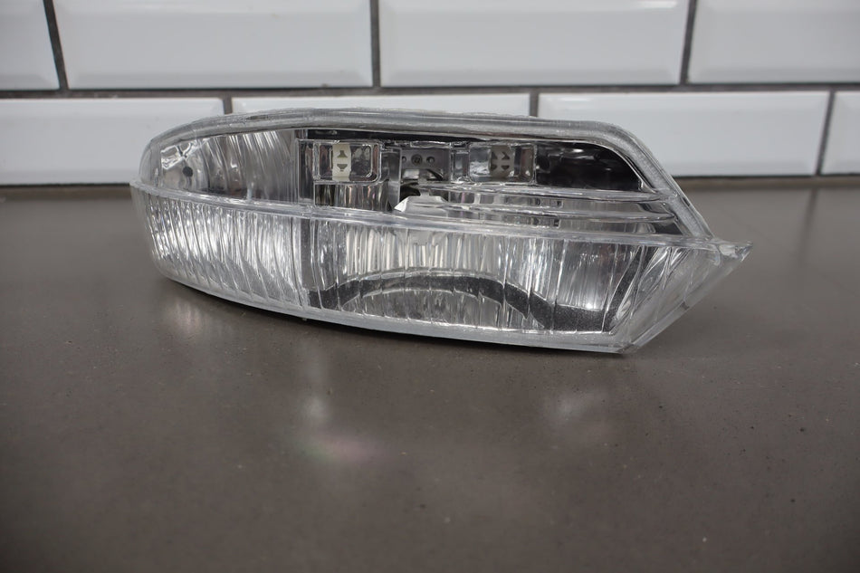 2004 Lexus LS430 F30- Aftermarket Right Front Lamp