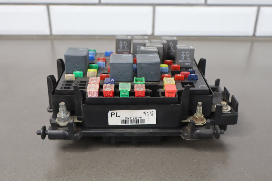 2003 Chevrolet Silverado 2500 GMT800 8.1L Underhood Engine Fuse Box 15811689