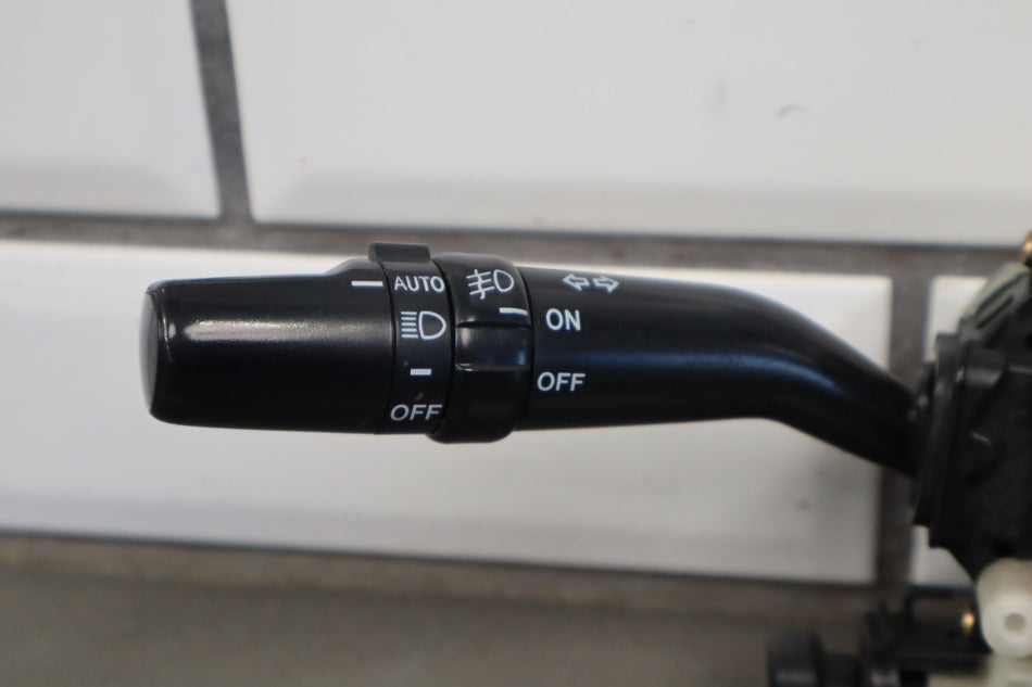 1998-2002 Lexus LX470, 2000-2002 Toyota Land Cruiser Headlight Blinker Wiper Switch 843106A590