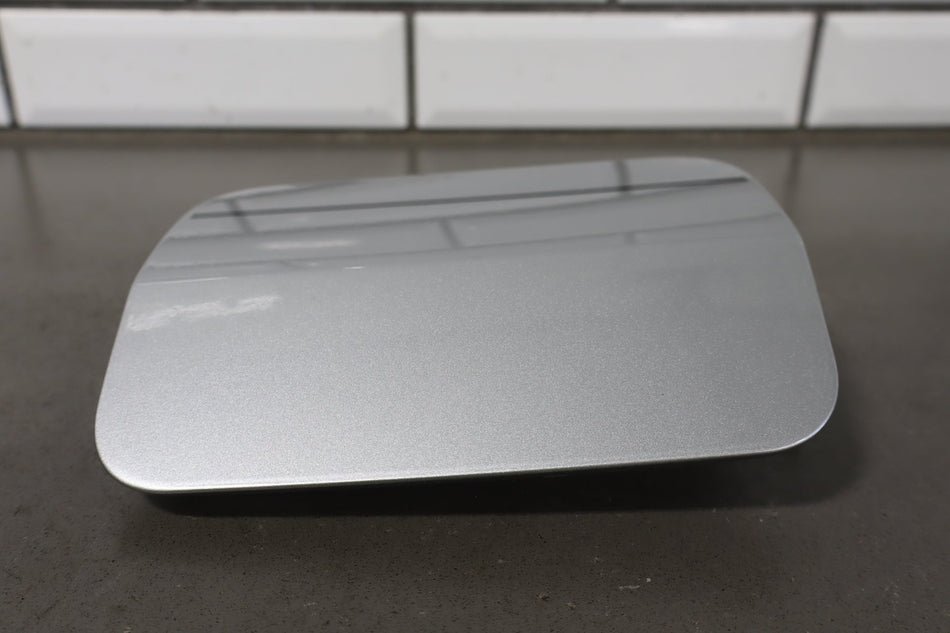 2002-2004 Infiniti M45 Fuel Filler Door Brilliant Silver KY0