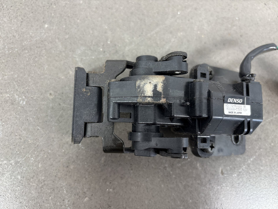 1998-2002 Toyota Land Cruiser J100 Tailgate Lock Actuator OEM
