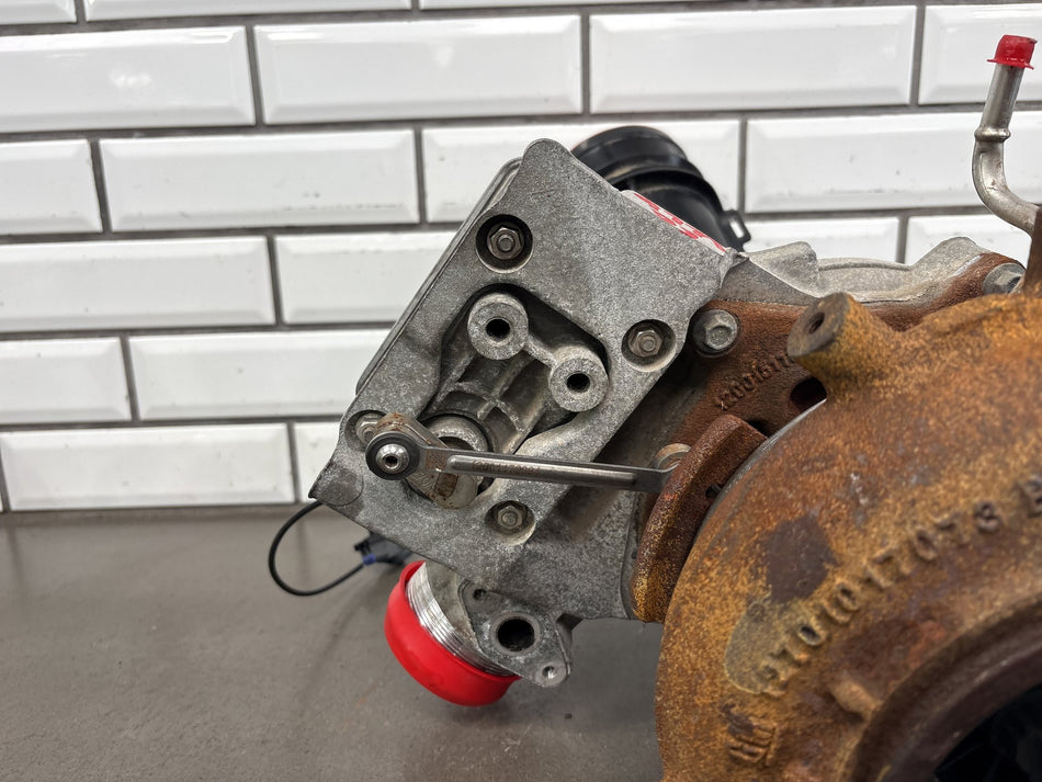 17-19 Chevy Silverado GMC Sierra 2500HD 3500HD 6.6 L5P Turbo (Housing Rust)