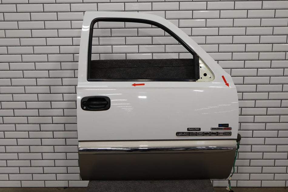 99-07 Chevy GMC Truck SUV GMT800 Right Front Door Summit White 50U (Mild Hail)