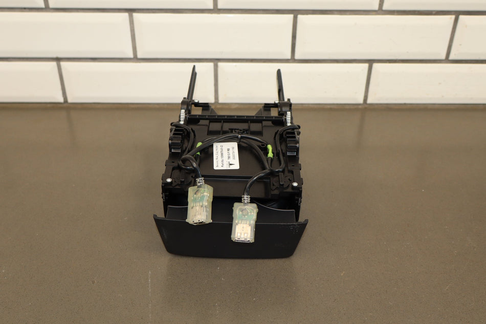 16-21 Tesla Model X 2nd Row Cup Holder USB 1098670-01-D
