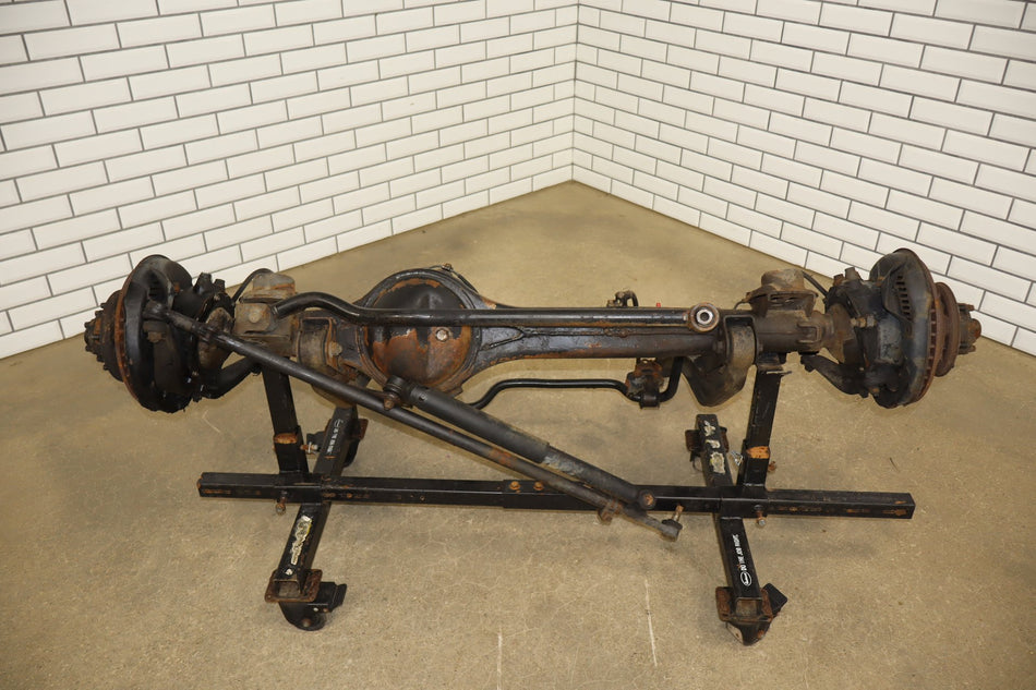 1991-1992 Toyota Land Cruiser Front Axle Assembly OEM