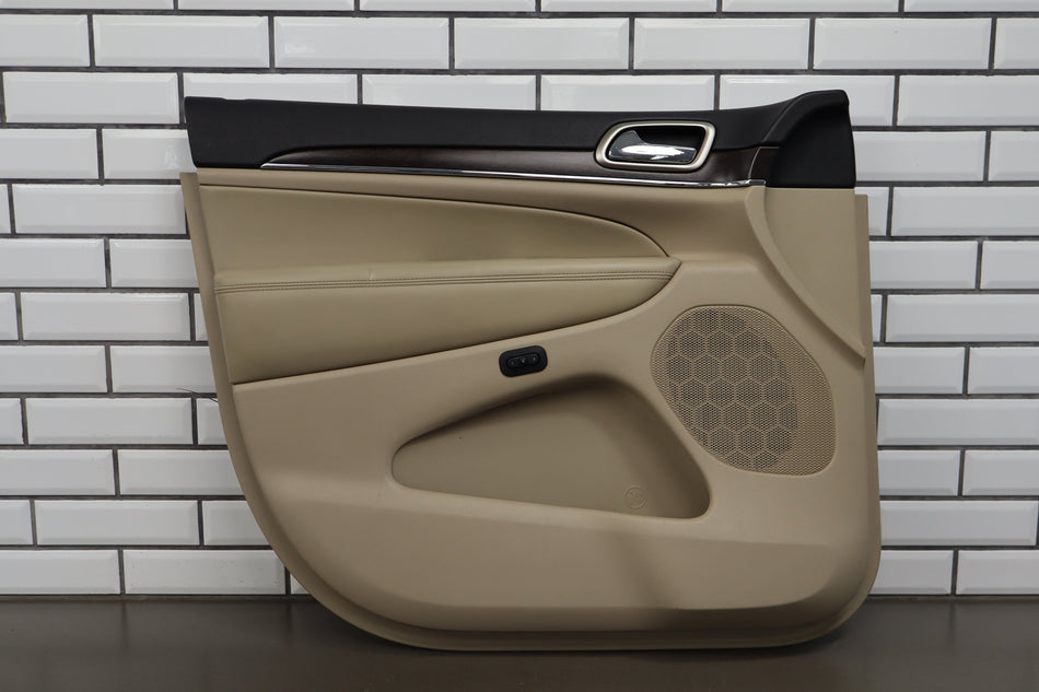 14-16 Jeep Grand Cherokee Limited LF Door Panel (Frost Beige)