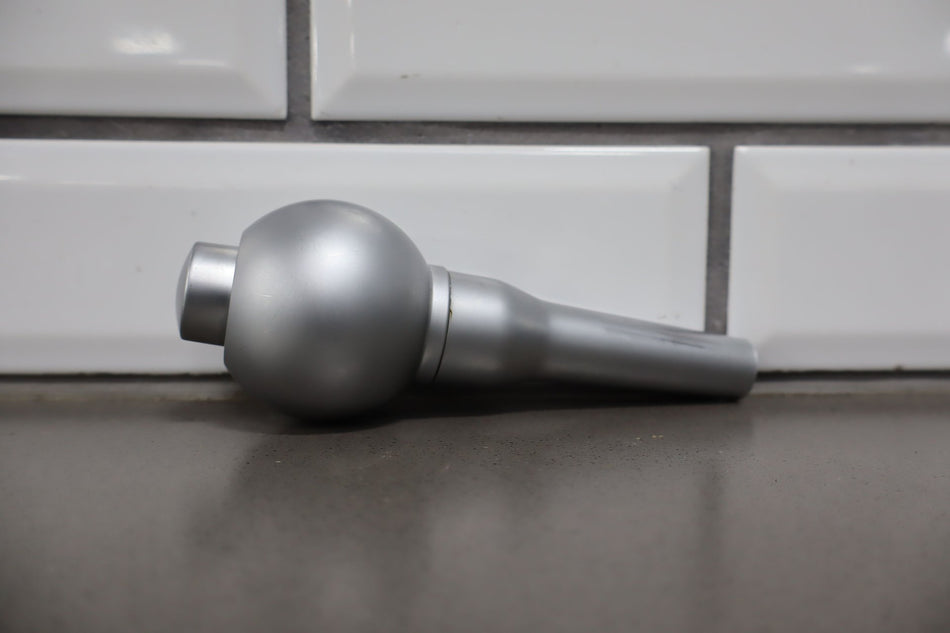 2005 Chevrolet SSR- Shift Knob