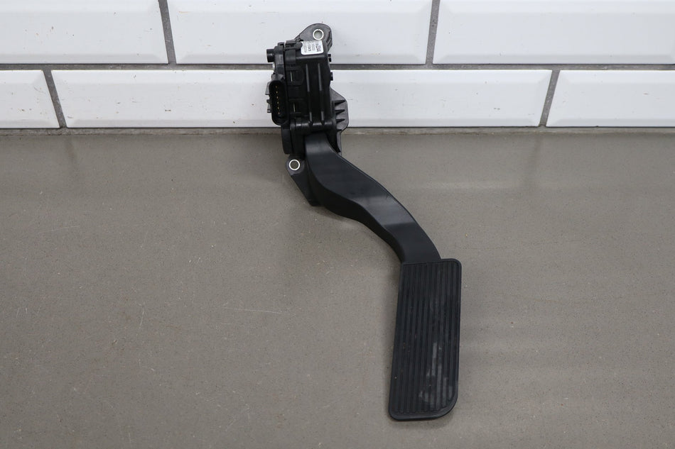 15-20 Cadillac Escalade Accelerator Pedal OEM