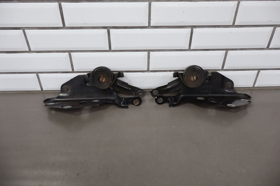 2005 GMC Sierra 2500 HD- Hood Hinge