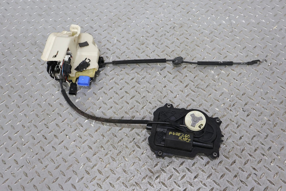 06-12 Bentley Flying Spur Right Front Door Latch