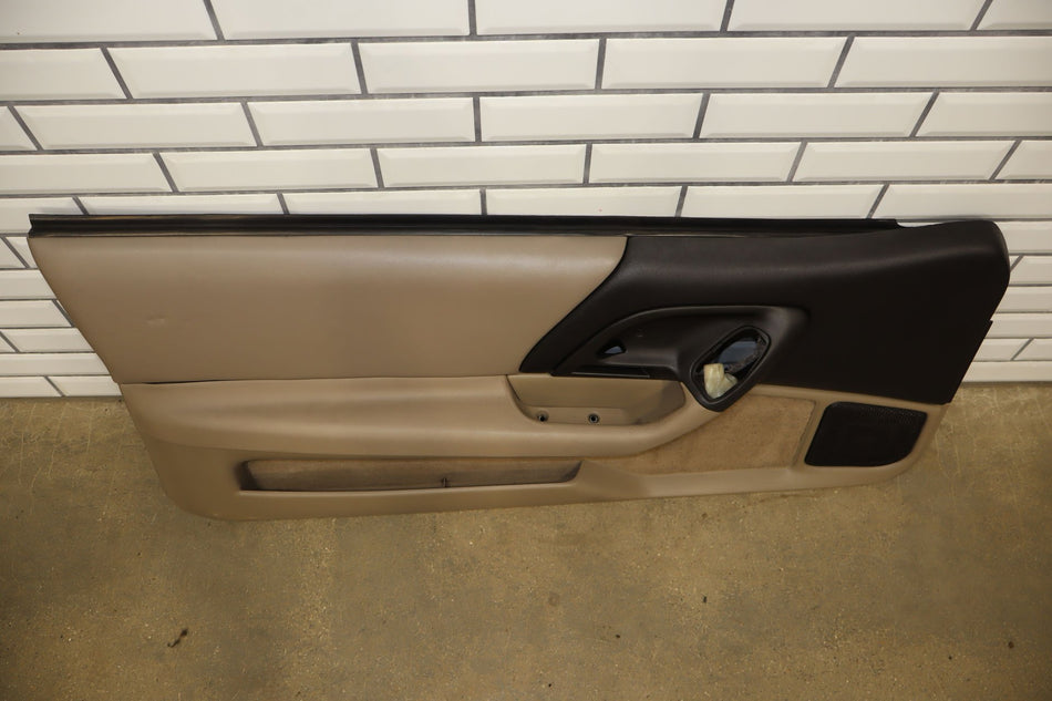 2002 Chevrolet Camaro Left Front Door Trim Panel 522