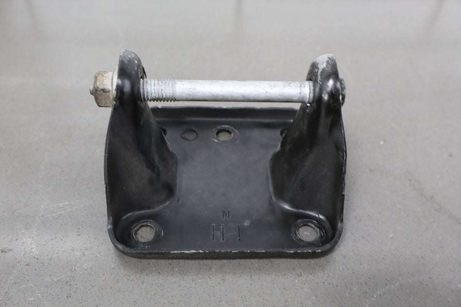1992-1996 Chevrolet Corvette- Engine Mount Brackets- Pair
