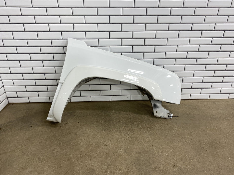 03-07 Chevy Silverado GMT800 Passenger Right RH Fender Summit White 50U