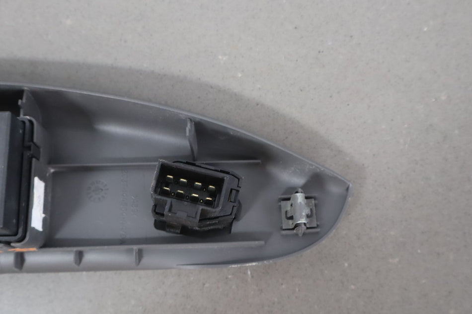2003 Ford F-250 Super Duty- Front Door Switch