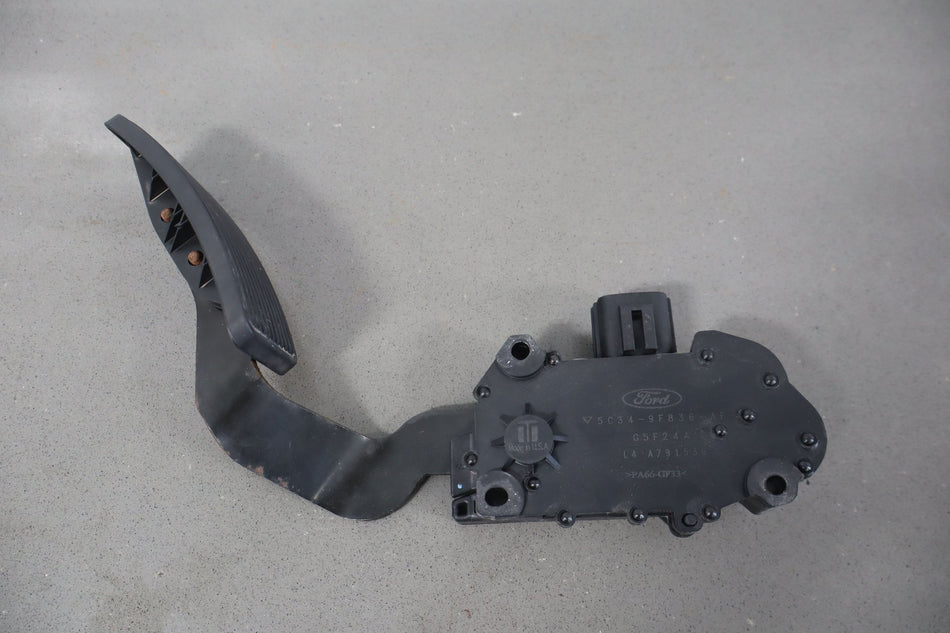 2006 Ford F-250 Super Duty Pedal Assembly OEM
