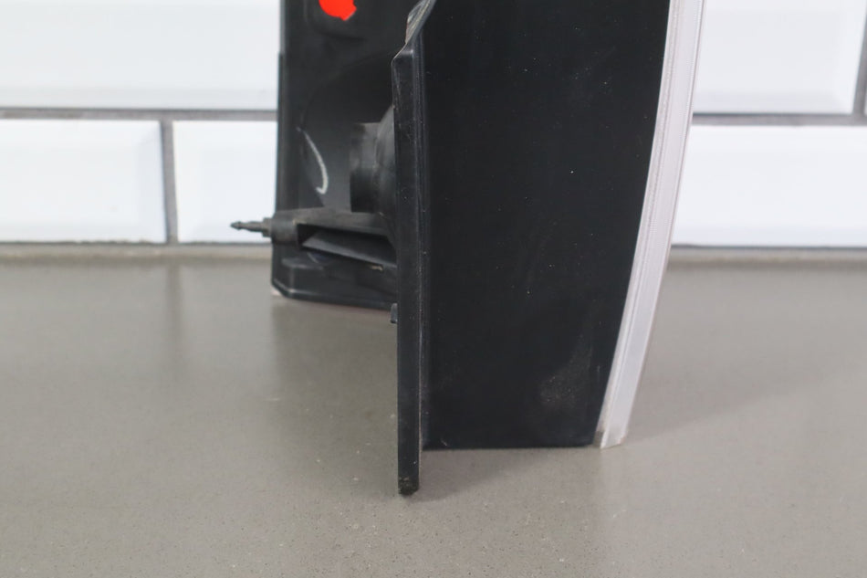2010 GMC Yukon- Right Tail Light