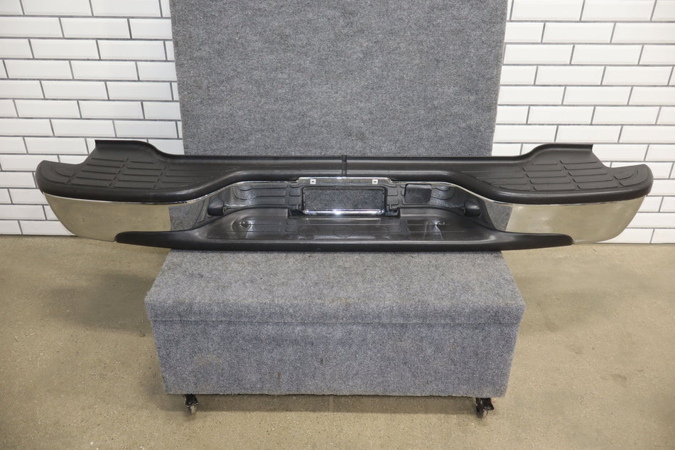 2001-2006 Chevrolet Tahoe Rear Bumper Green 47U
