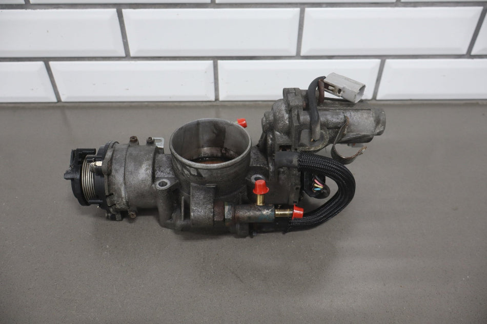 2000 Lexus LX470 J100- Throttle Body