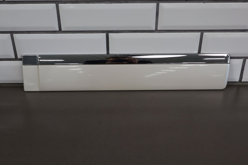 2010 GMC Yukon- REAR DOOR MOULDING