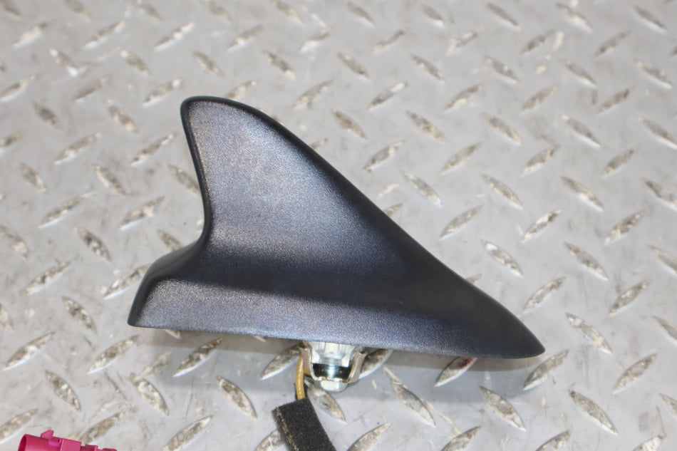 2011 Chevrolet Camaro- Antenna