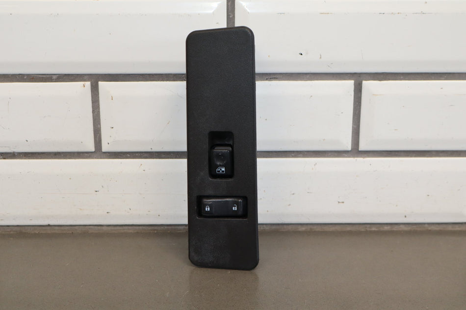2003-2007 Hummer H2 Right Front Window Switch 15846874
