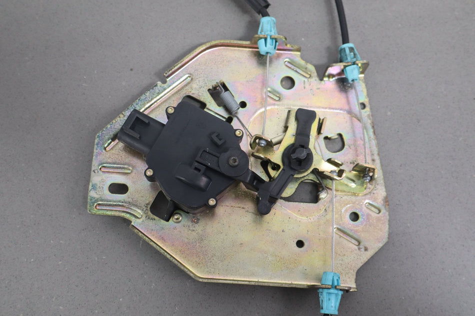 03-09 Hummer H2 Pair of LH & RH Hatch Latches Includes Cables Tested